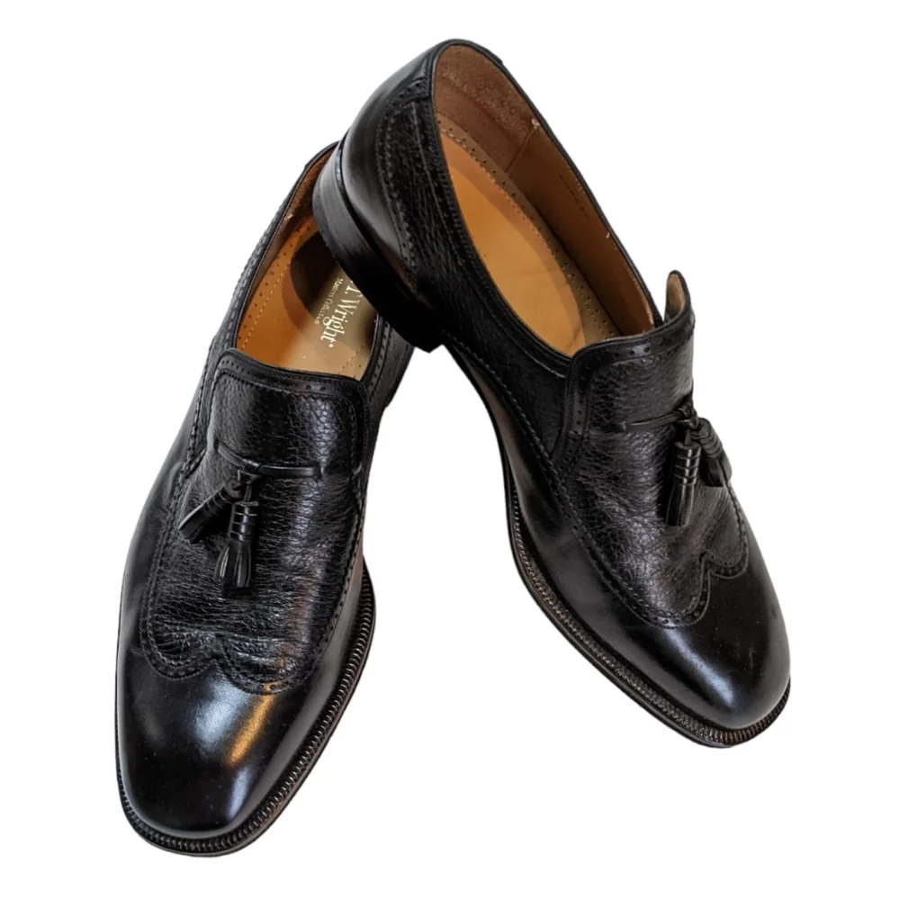 E.T. Wright tassel leather loafer. Size 9.5 EE